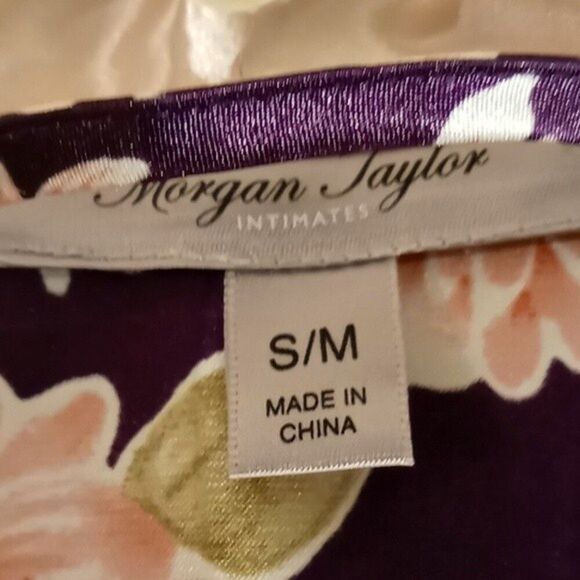 Morgan Taylor Intimates Full Length Purple Floral Robe S/M - Picture 4 of 4
